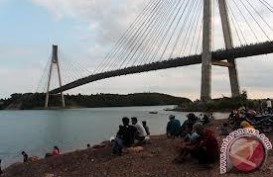 Kapal Tongkang Tabrak Jembatan Dua Belerang Batam